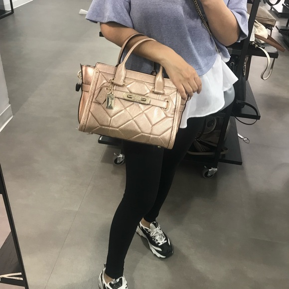 Coach swagger 27 medium size satchel bag NWT rose gold - Picture 7 of 12
